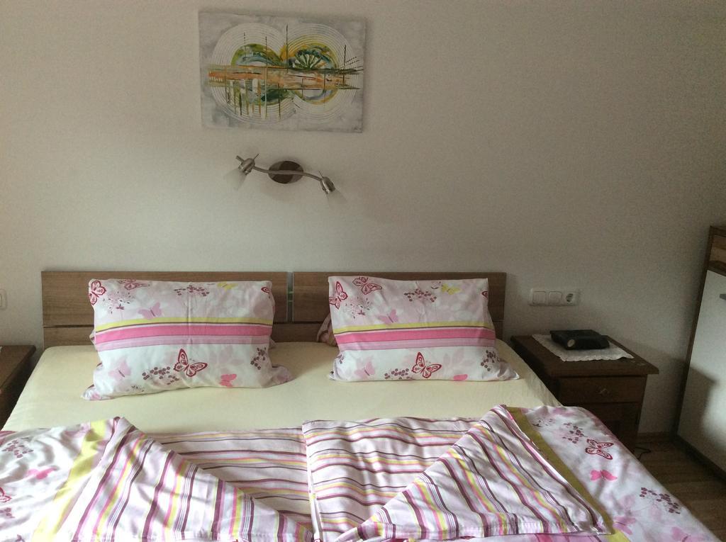 Haus Eder Burgi Hotel Nikolsdorf Habitación foto