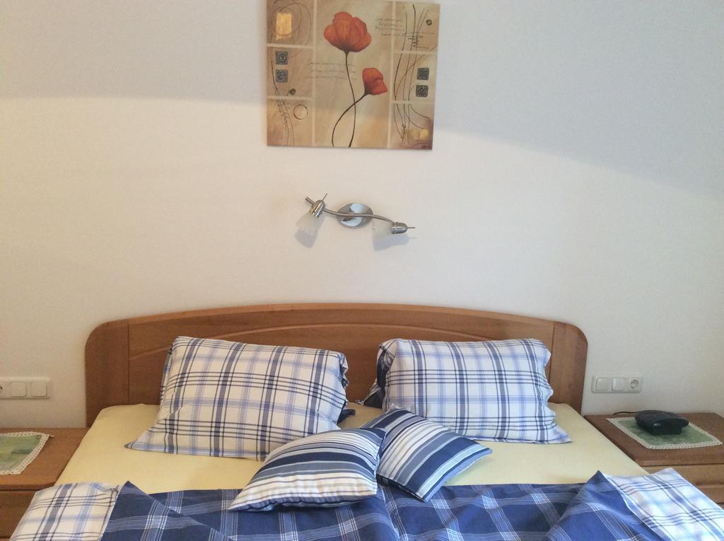 Haus Eder Burgi Hotel Nikolsdorf Habitación foto